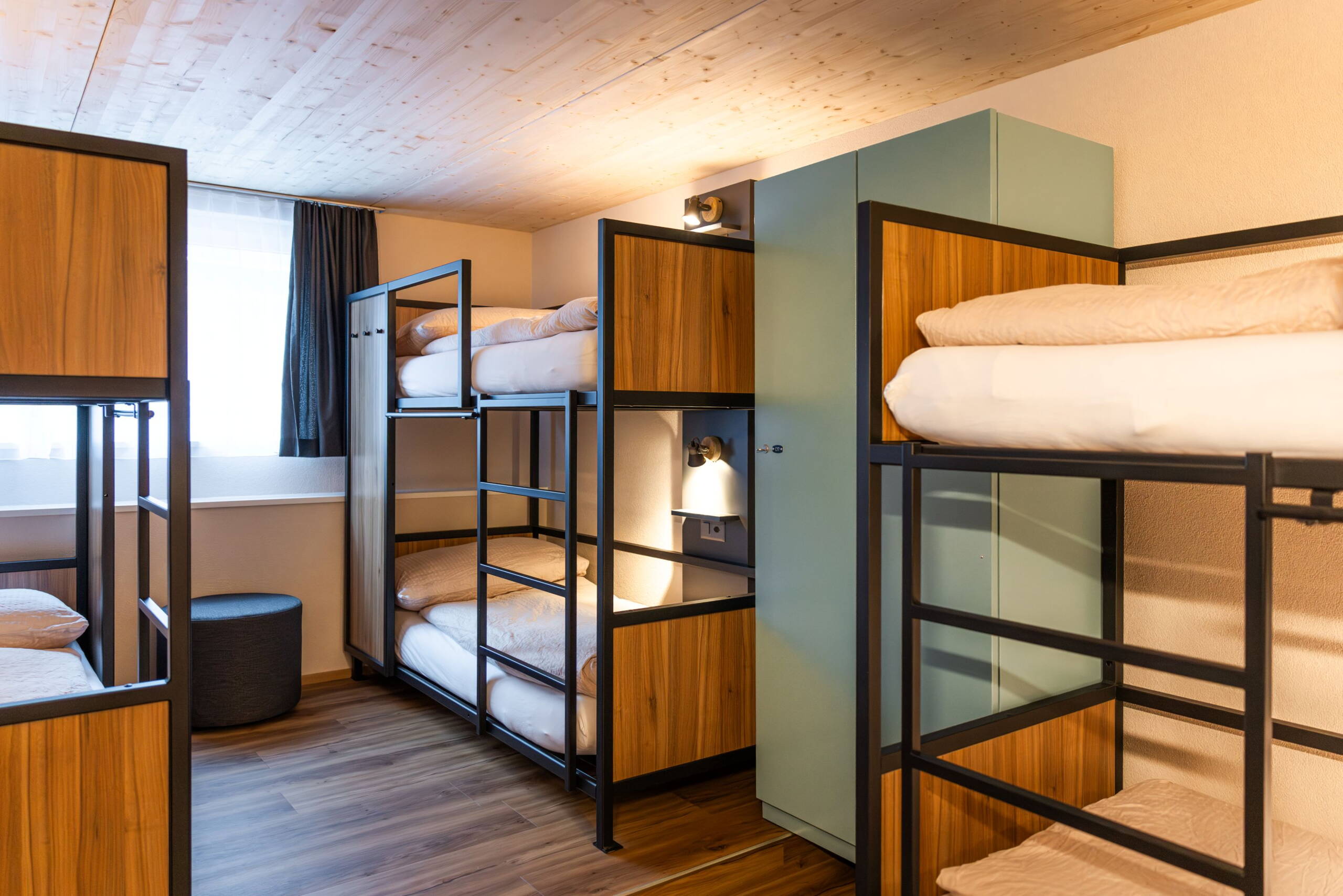 Zimmer Eiger Lodge | Planart Grindelwald @dariasofie_visuals