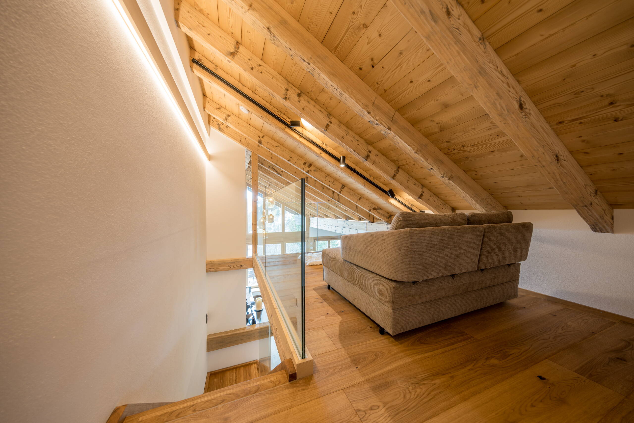 Glasgeländer zur Galerie | Planart Grindelwald